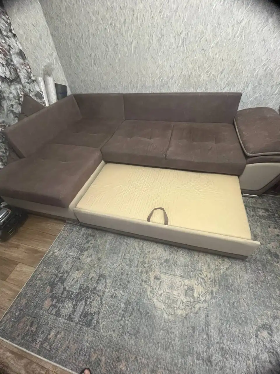 Продам угловой диван в Новосибирске - Мебель (Для дома и дачи) в Новосибирск