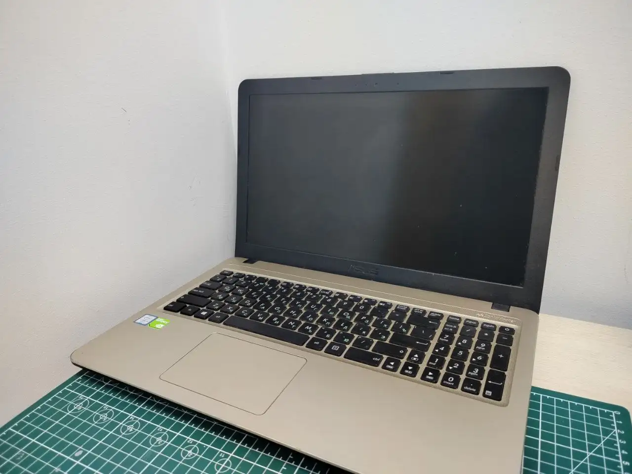 Продажа ноутбука с процессором i3 6006u, ОЗУ 4гб ддр4 - Ноутбуки (Электроника) в Новосибирск