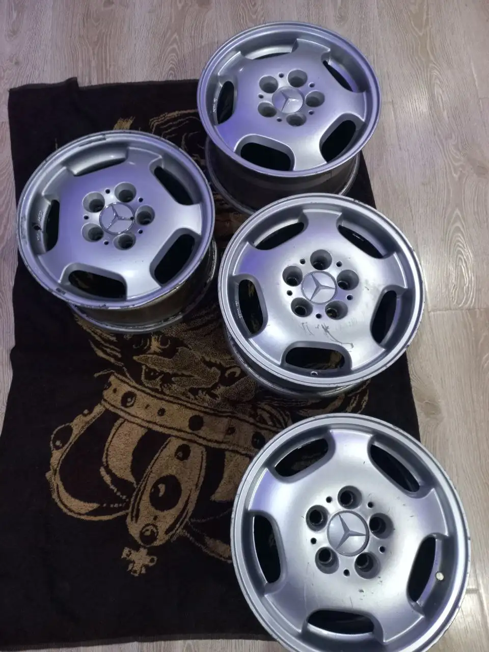 Продам диски 15 радиус - Запчасти (Авто) в Новосибирск