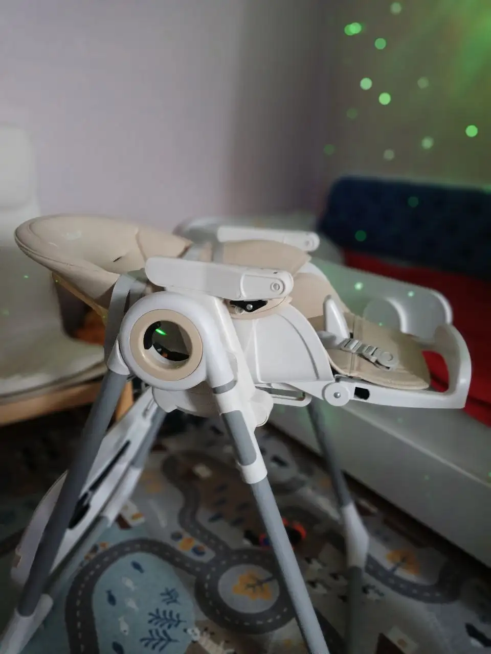 Продам стульчик для кормления Ivolia - Детская мебель (Товары для детей) в Новосибирск