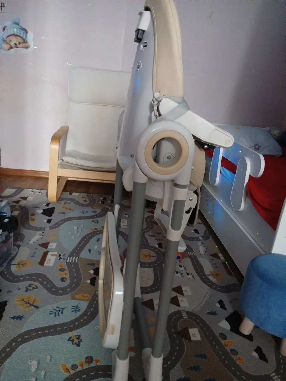 Продам стульчик для кормления Ivolia - Детская мебель (Товары для детей) в Новосибирск