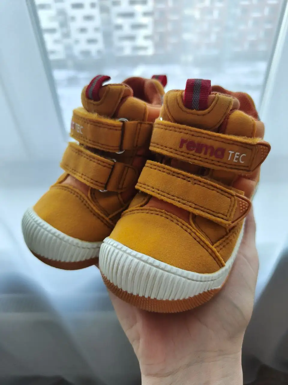 Продажа обуви (ботинки, красавки, сандали) - Обувь (Одежда) в Новосибирск