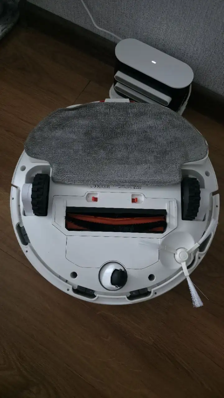 Робот-пылесос с функцией сухой и влажной уборки - Техника для дома (Для дома и дачи) в Новосибирск
