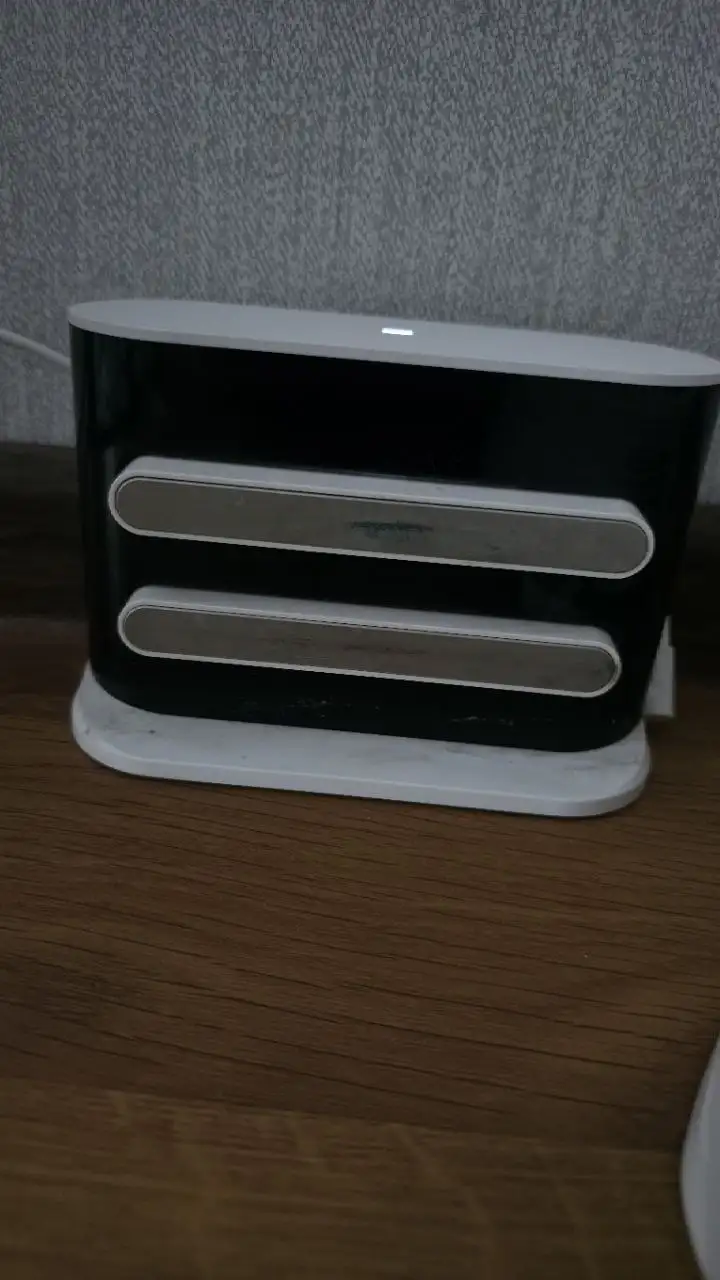 Робот-пылесос с функцией сухой и влажной уборки - Техника для дома (Для дома и дачи) в Новосибирск