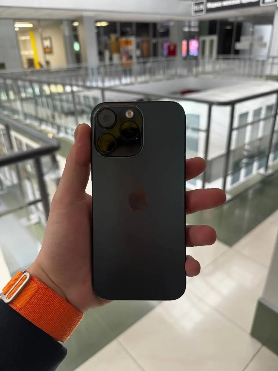 iPhone 16 Pro Max 1TB Black Titanium с повреждённым дисплеем - Смартфоны (Электроника) в Новосибирск