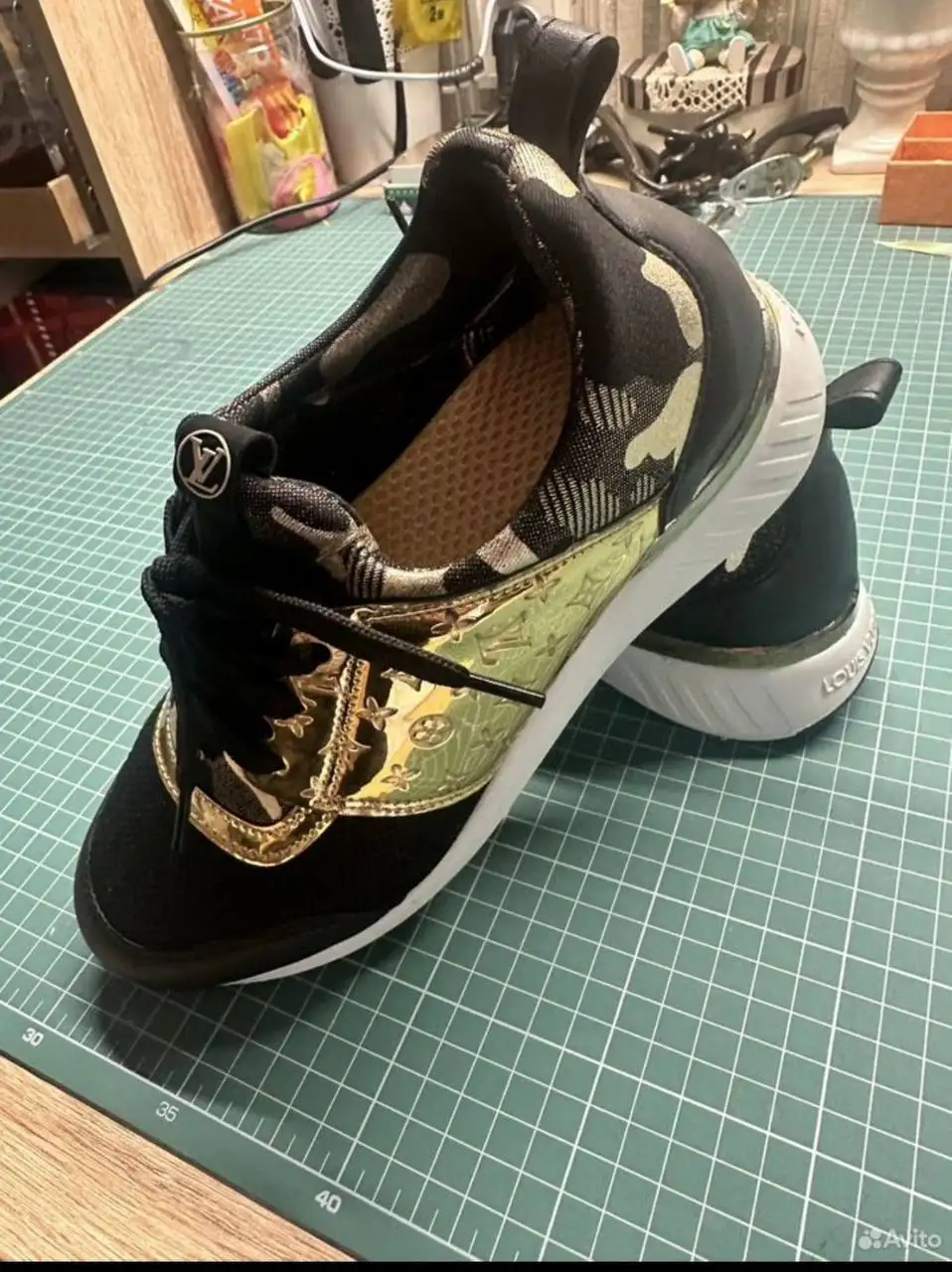 Продам новые красовки Louis Vuitton 37 размер - Обувь (Одежда) в Новосибирск