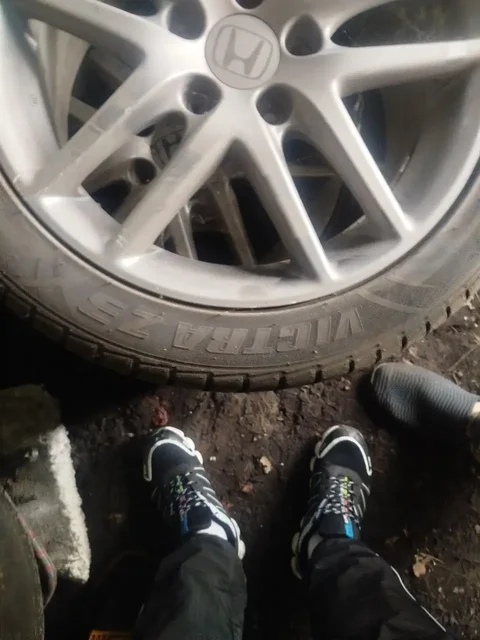 Продам комплект колес - Запчасти в Новосибирск