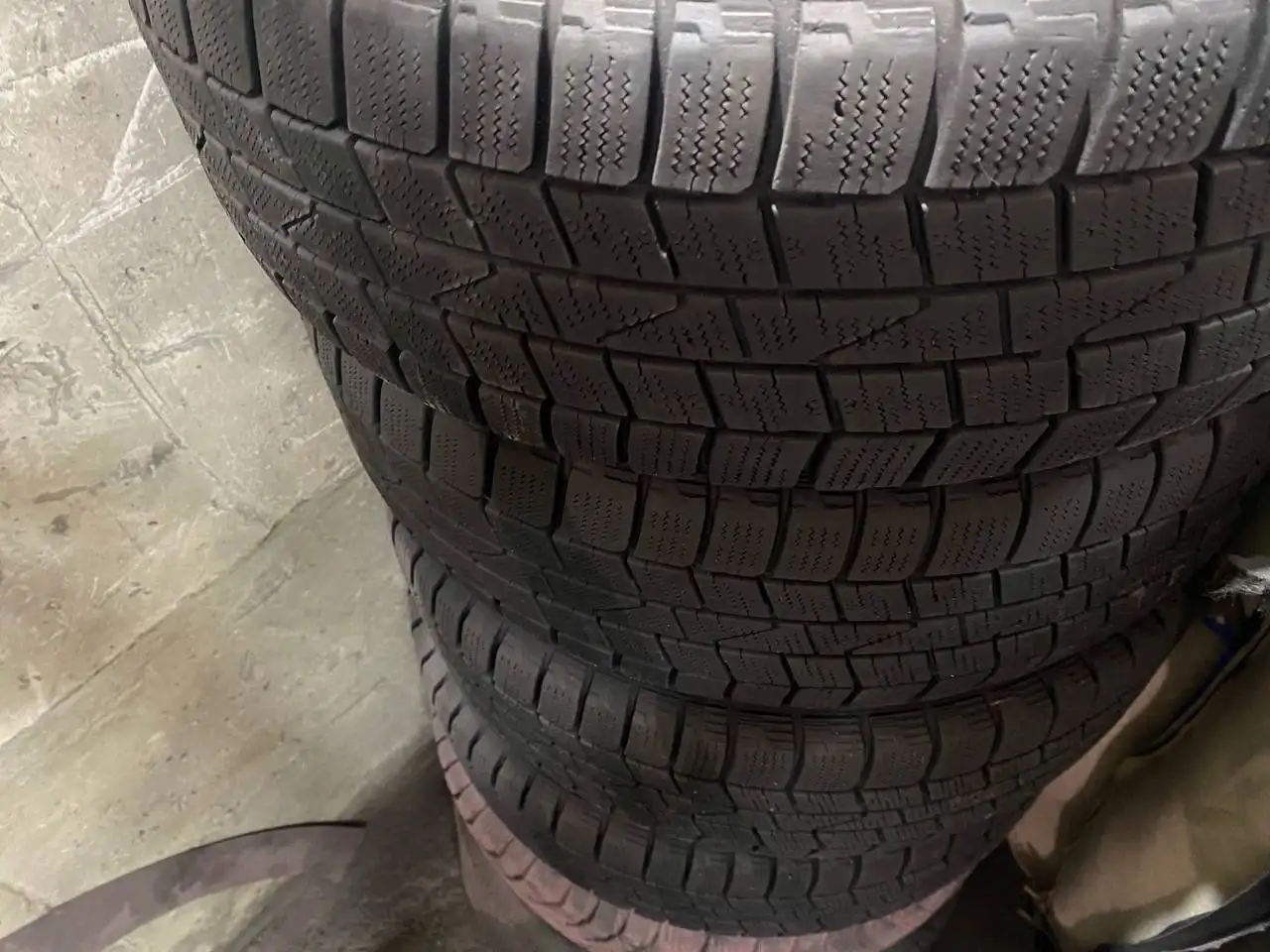 Продажа автомобильных дисков с резиной - Запчасти (Авто) в Новосибирск