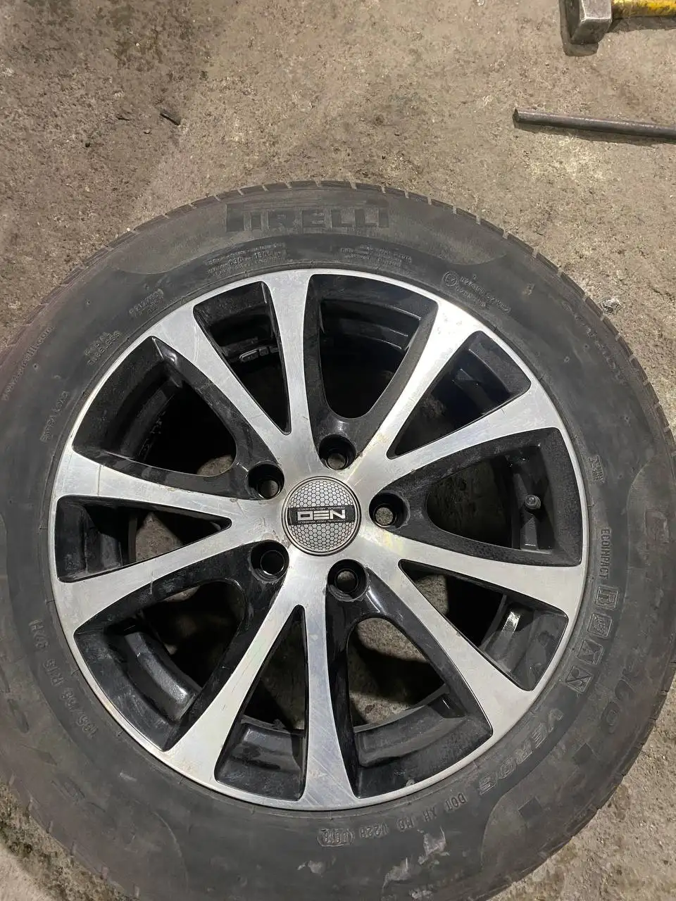 Продажа автомобильных дисков с резиной - Запчасти (Авто) в Новосибирск