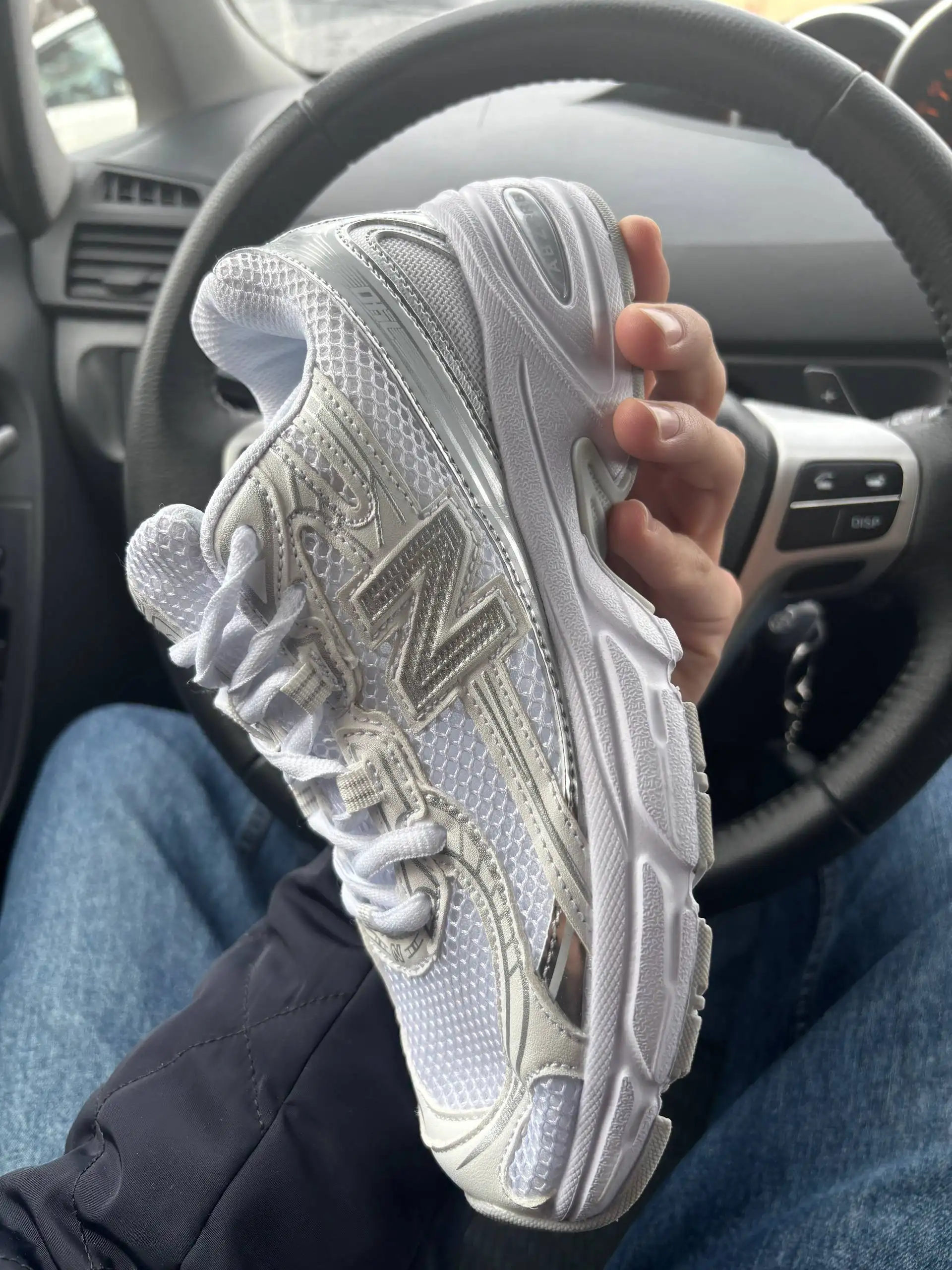 Кроссовки New Balance 38,5 и 41,5 - Обувь (Одежда) в Новосибирск