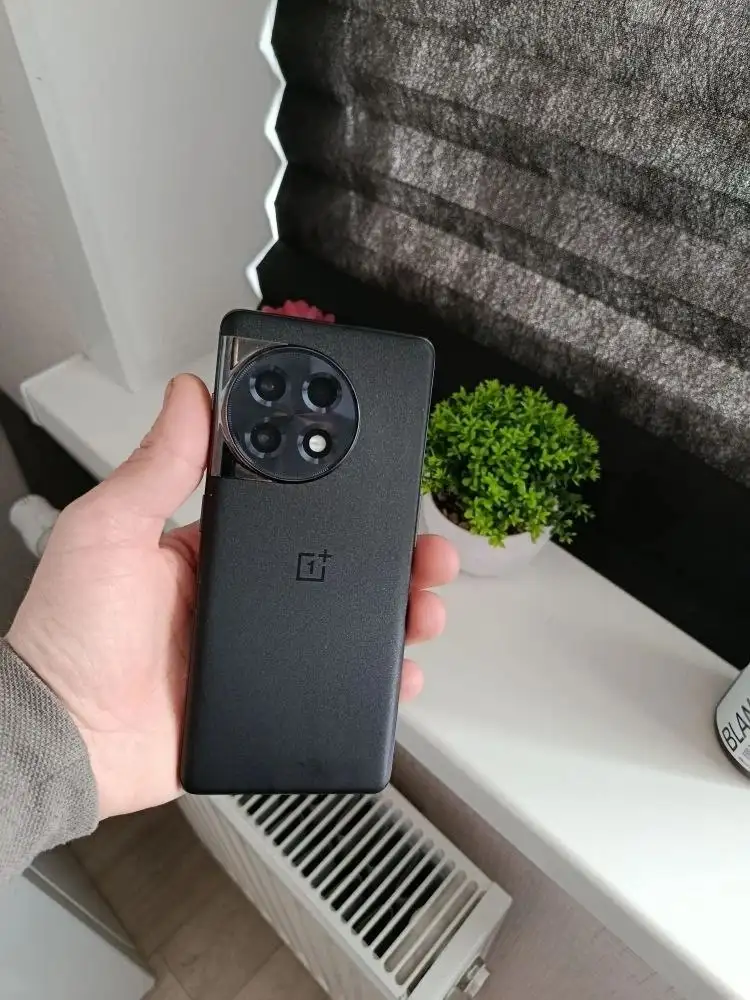 OnePlus Ace 2 256ГБ/16ГБ черный - Смартфоны (Электроника) в Новосибирск