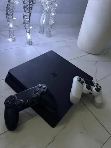 PlayStation 4 Slim 500ГБ с подписками и двумя геймпадами - частное объявление в Новосибирск