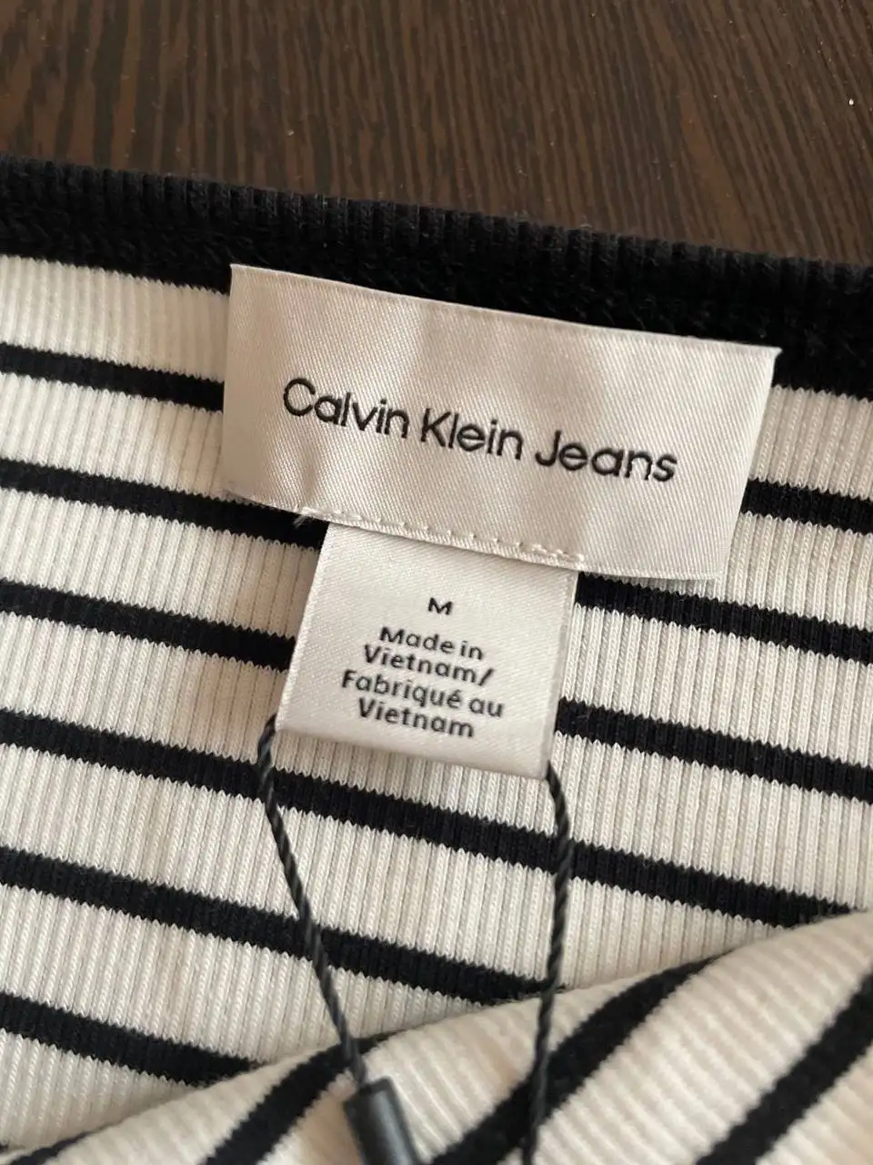 Продам топ Calvin Klein размер М новый с бирками - Женская одежда (Одежда) в Новосибирск