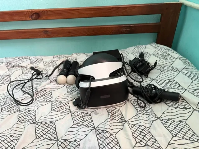 Продам VR шлем полный комплект - Запчасти и аксессуары в Новосибирск