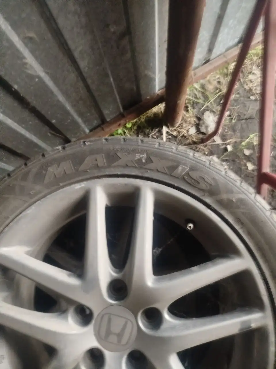 Продам комплект колес - Колеса и диски (Запчасти) в Новосибирск