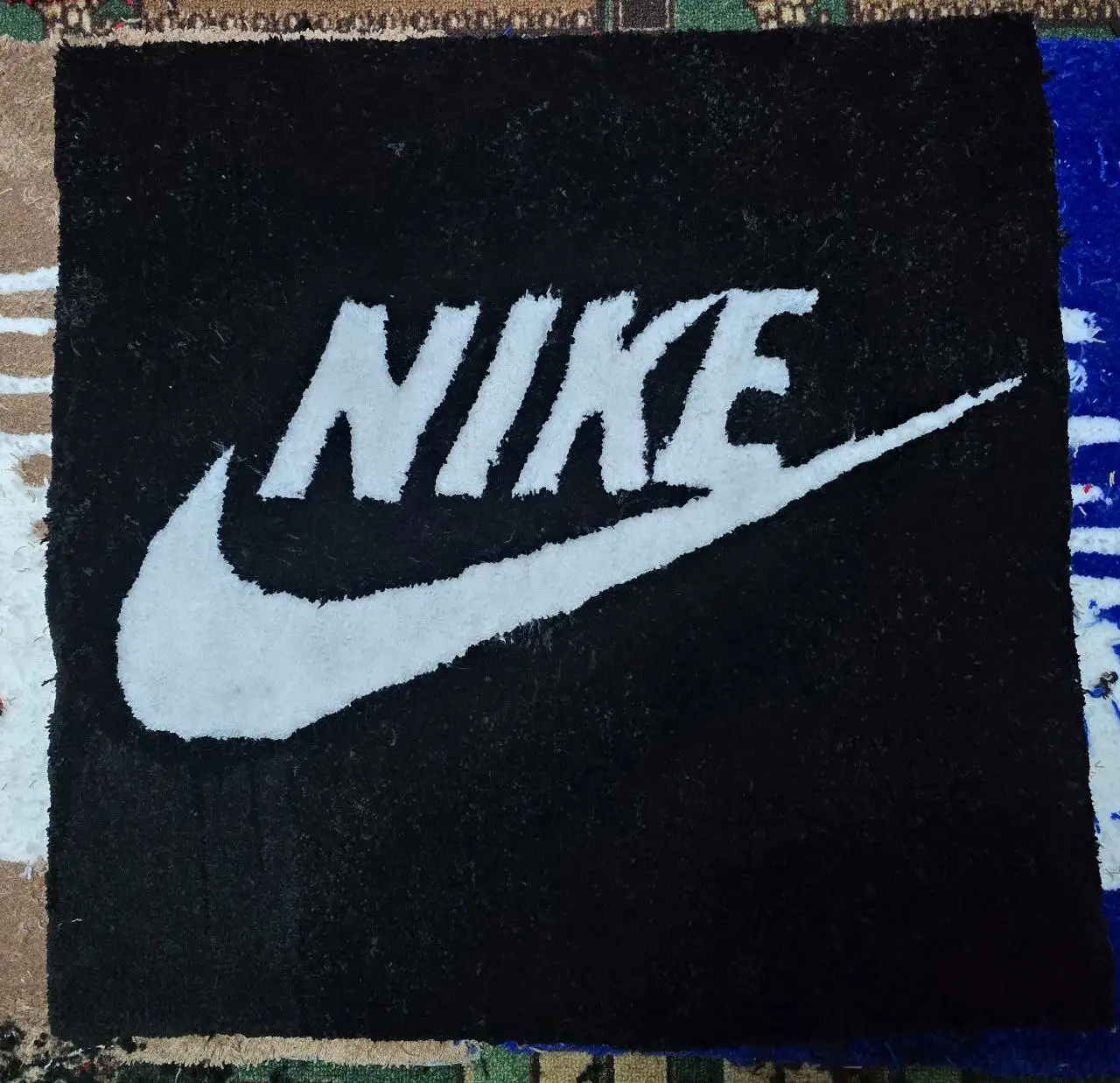 Продам коврик Nike ручной работы - Ковры (Для дома и дачи) в Новосибирск