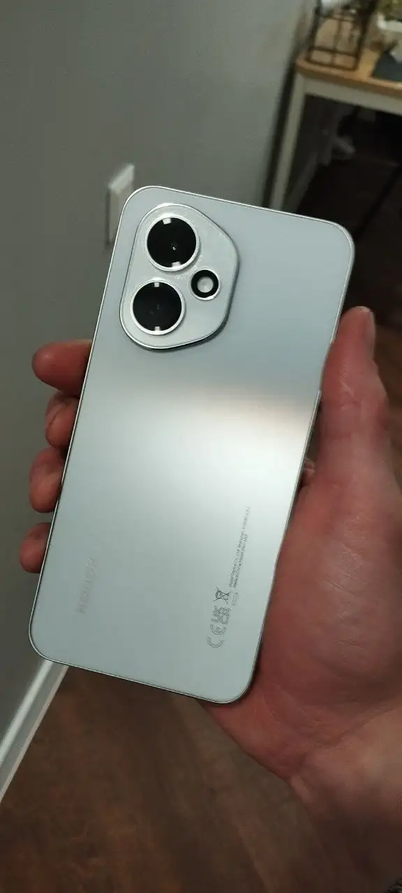 Продаю Honor 400 12/512 - Мобильные телефоны (Электроника) в Новосибирск
