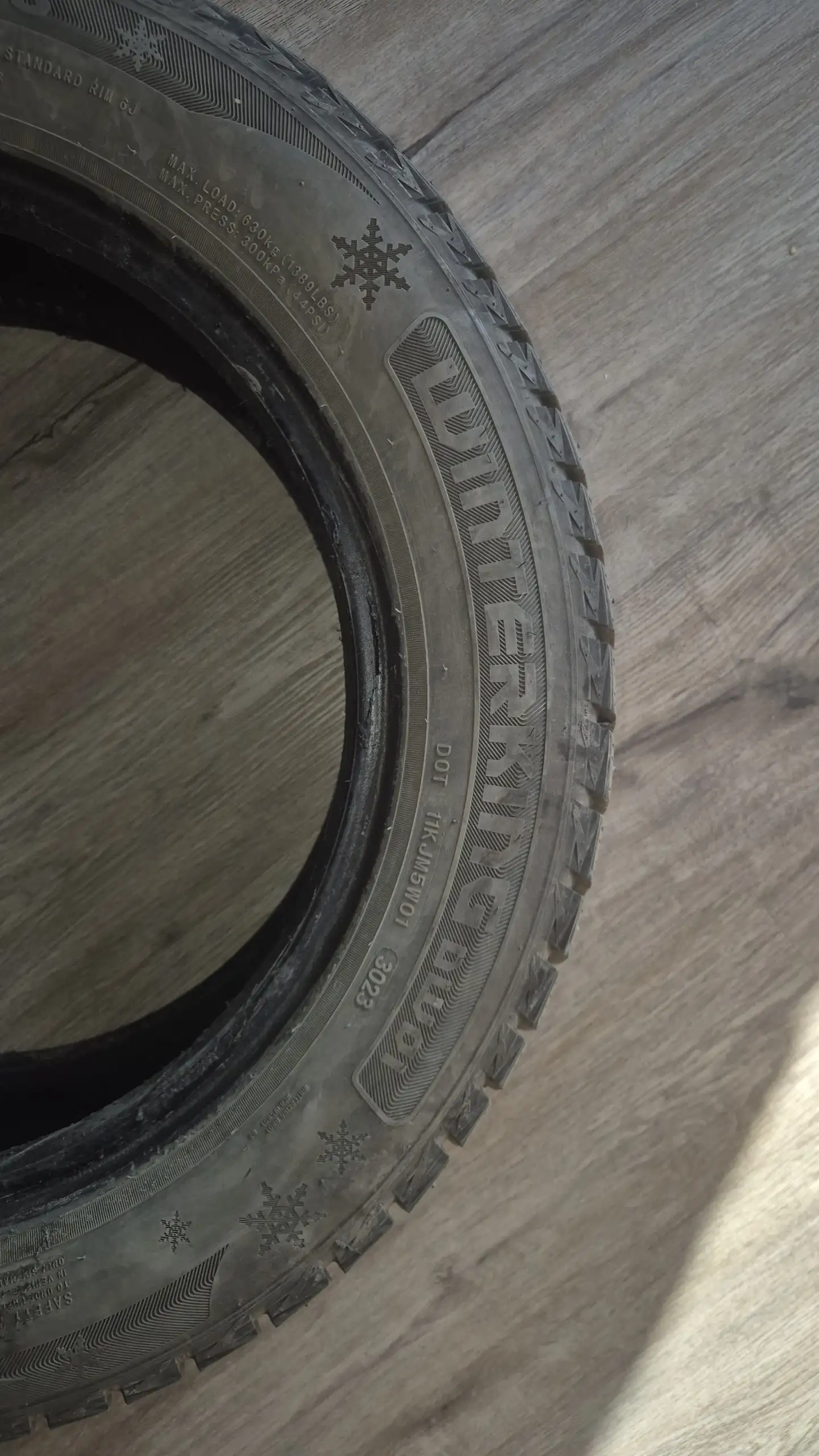 Зимние шины Doublestar DW01 205/60 R16 - Шины (Запчасти) в Новосибирск
