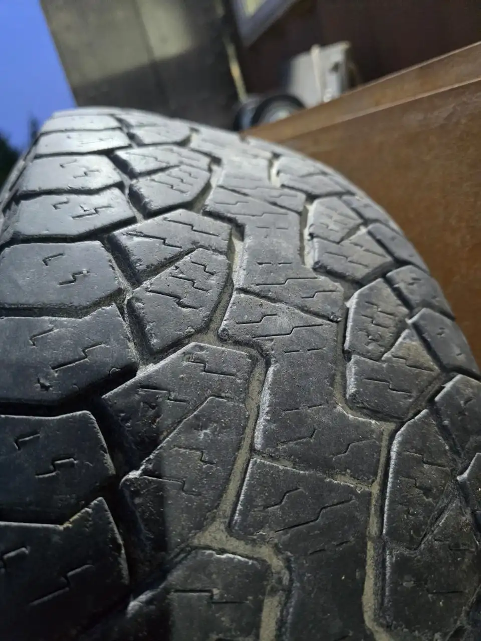 Колеса в сборе 265/65 R17 сверловка 6x139.7 - Шины и диски (Авто) в Новосибирск