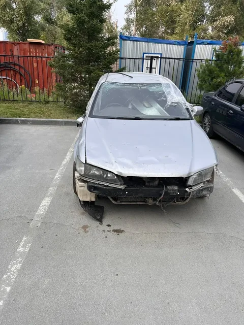 Автомобиль после ДТП, кузов поврежден, агрегаты исправны - Авто в Новосибирск
