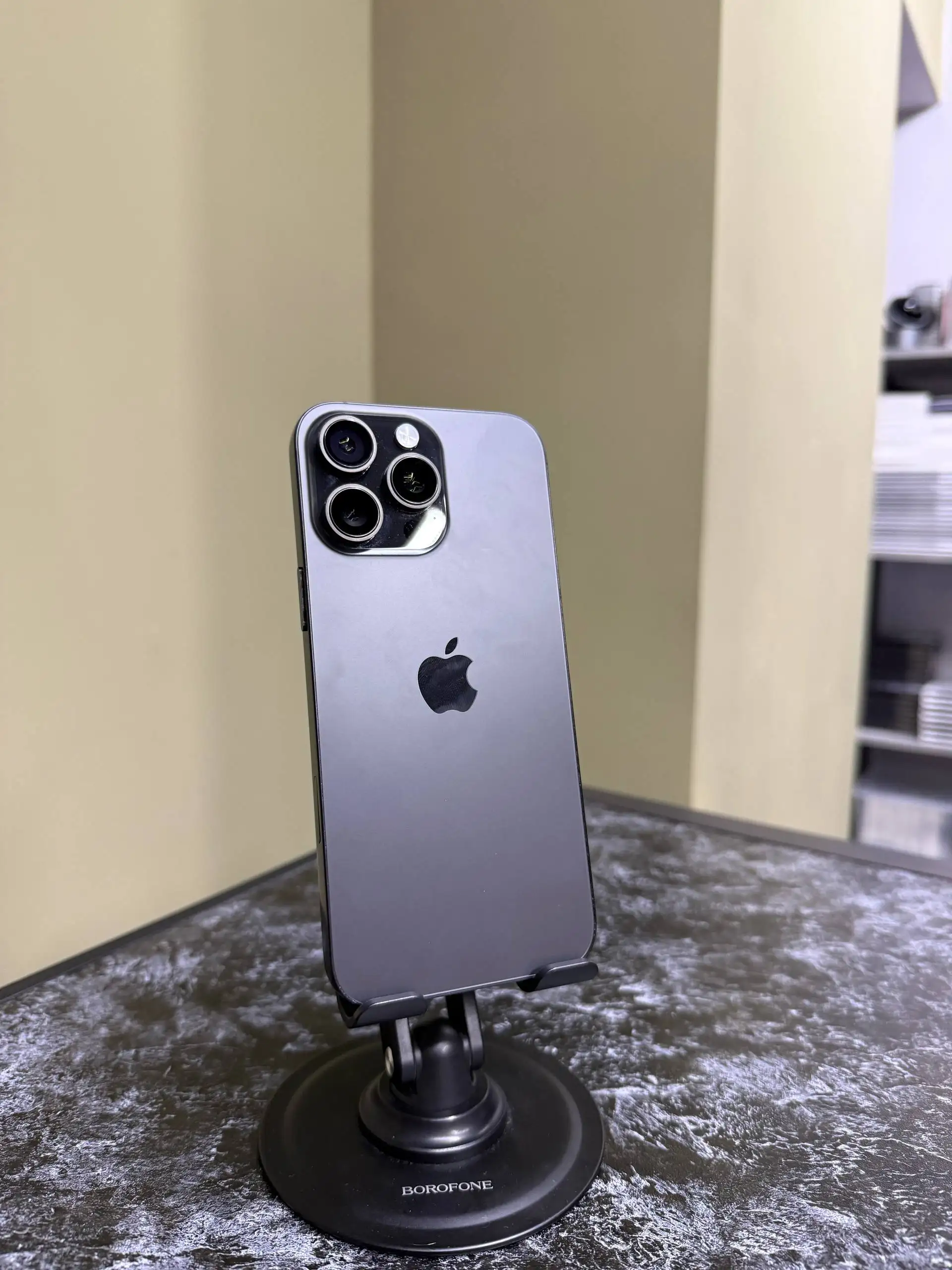 iPhone 16 Pro Max 256GB Б/У - Телефоны (Электроника) в Новосибирск