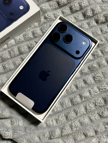 iPhone 17 Pro 256 ГБ (синий) в идеальном состоянии - Смартфоны и аксессуары в Новосибирск