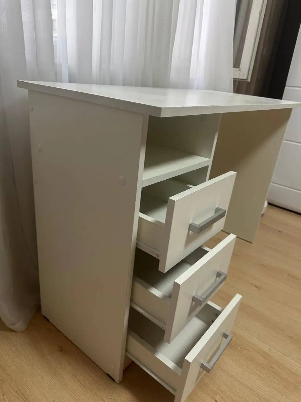 Продам стол в хорошем состоянии - Мебель (Для дома и дачи) в Новосибирск