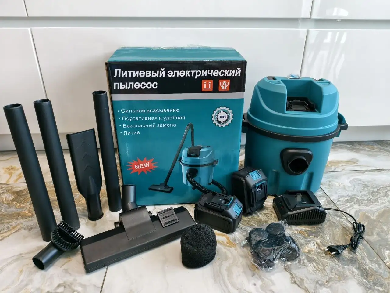 Аккумуляторный строительный пылесос Makita LXT 18V с двумя аккумуляторами - Электроника в Новосибирск