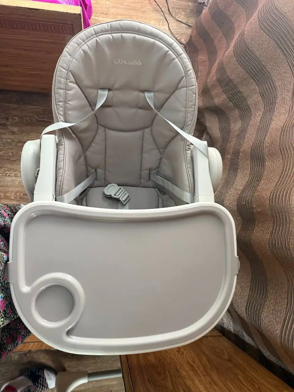 Столик для кормления LUXMOM