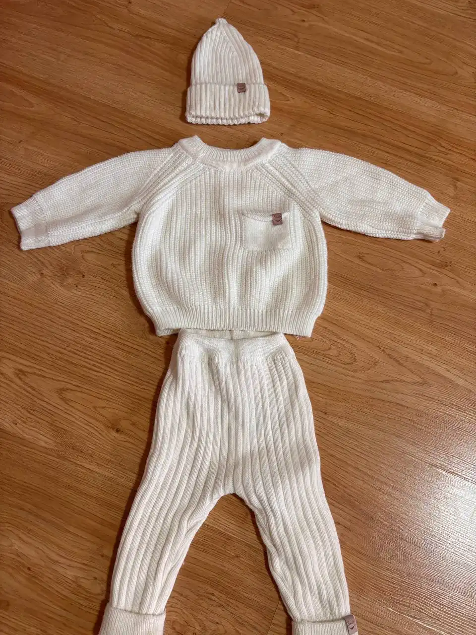 Продам вязаные костюмы размер 68