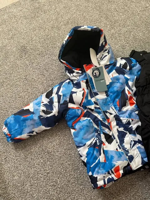 Продам зимний костюм на мальчика размер 98 - Товары для детей в Кемерово