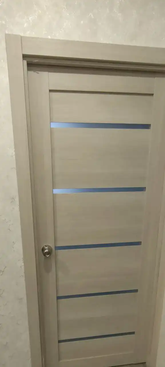 Продажа двери и линолеума в Кемерово