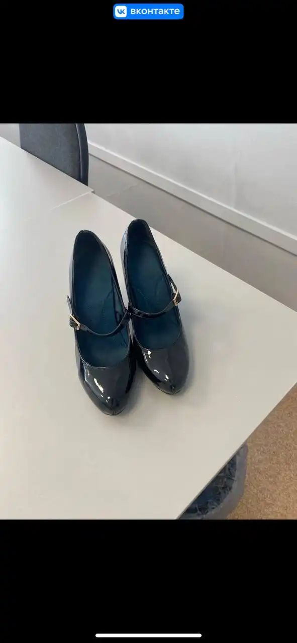 Туфли 38р натуральный лак