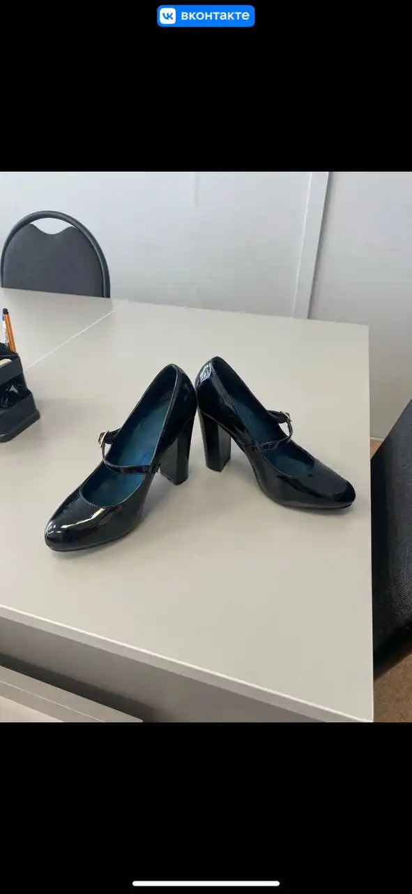 Туфли 38р натуральный лак