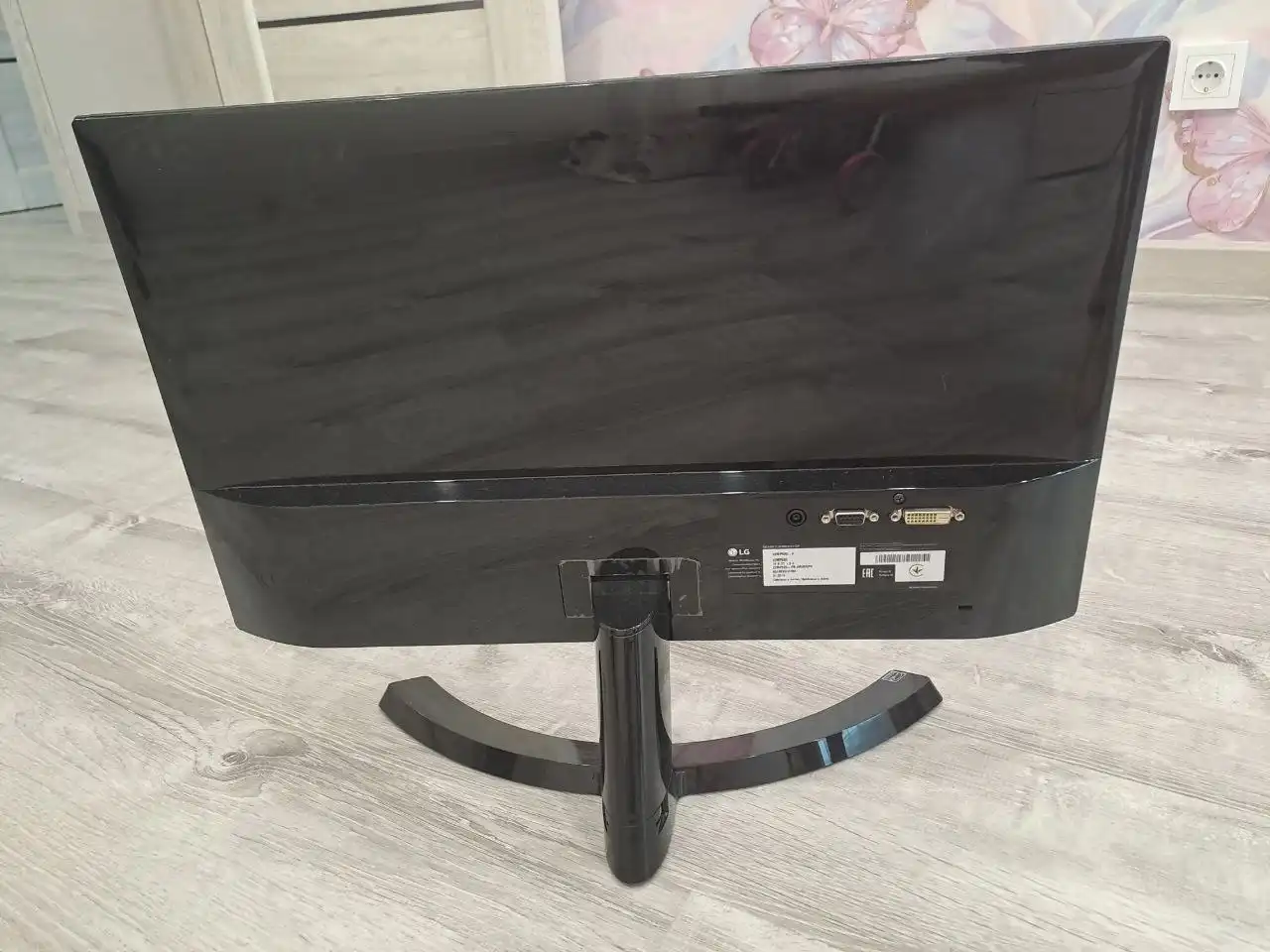 Продам два монитора Samsung 23" и LG 22"
