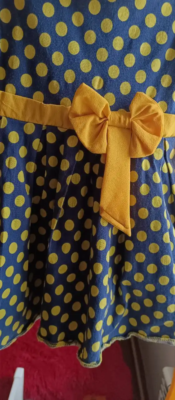 Продажа платьев и кофточек б/у