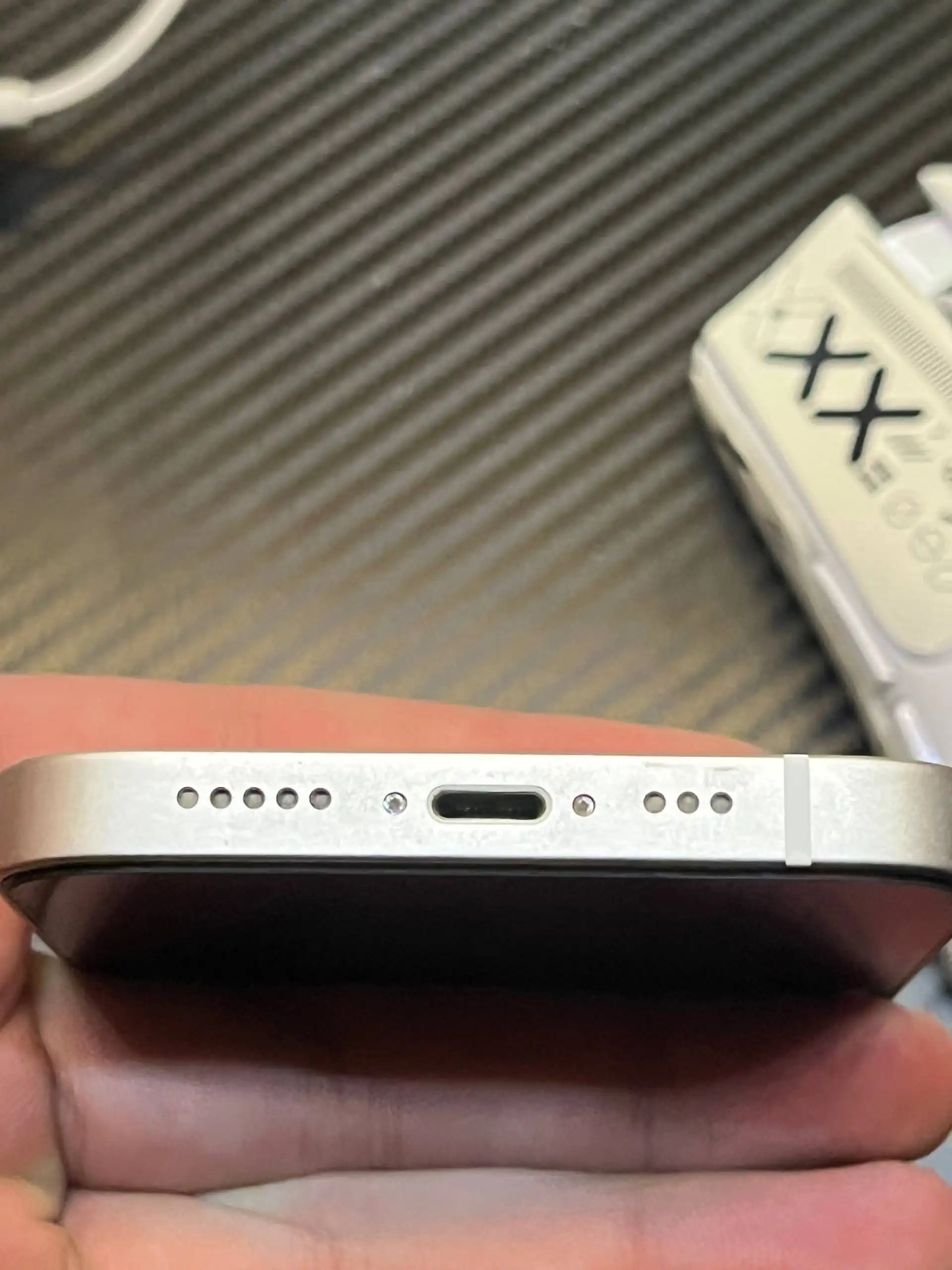 Продам iPhone 14 белый 128 ГБ