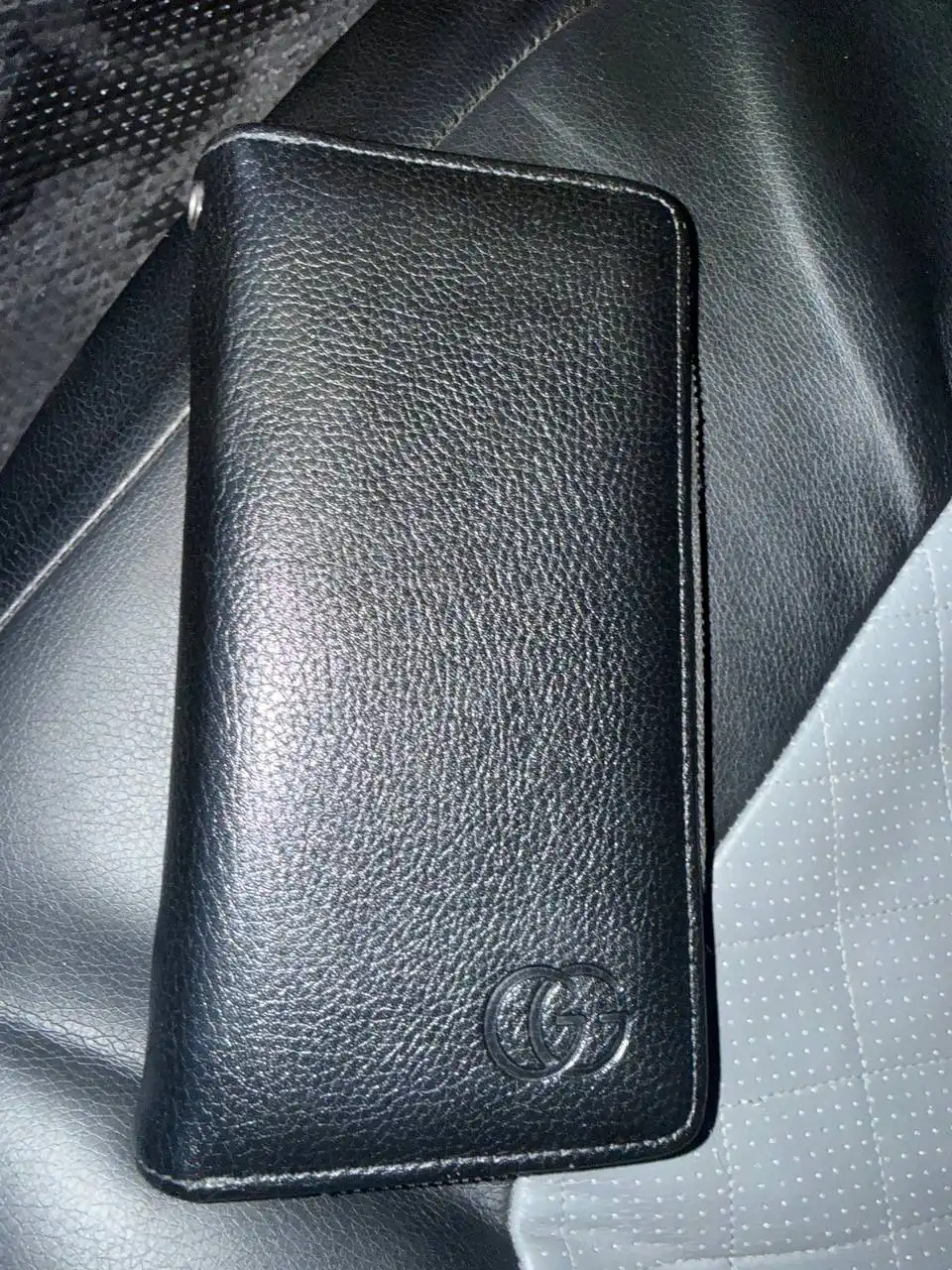 Продам портмоне мужское и автомобильные держатели