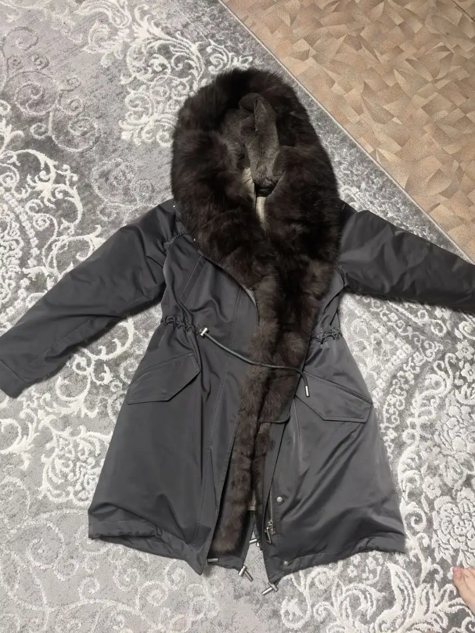 Продам парку, мех натуральный