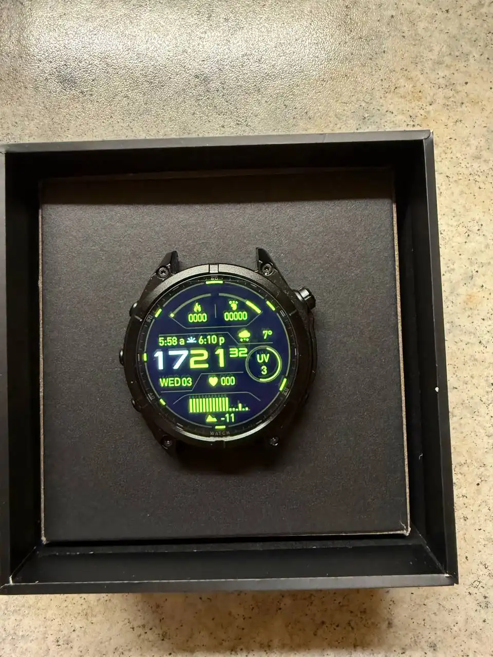 Продам новые часы с зарядным проводом и 2 ремнями - Часы (Электроника) в Кемерово