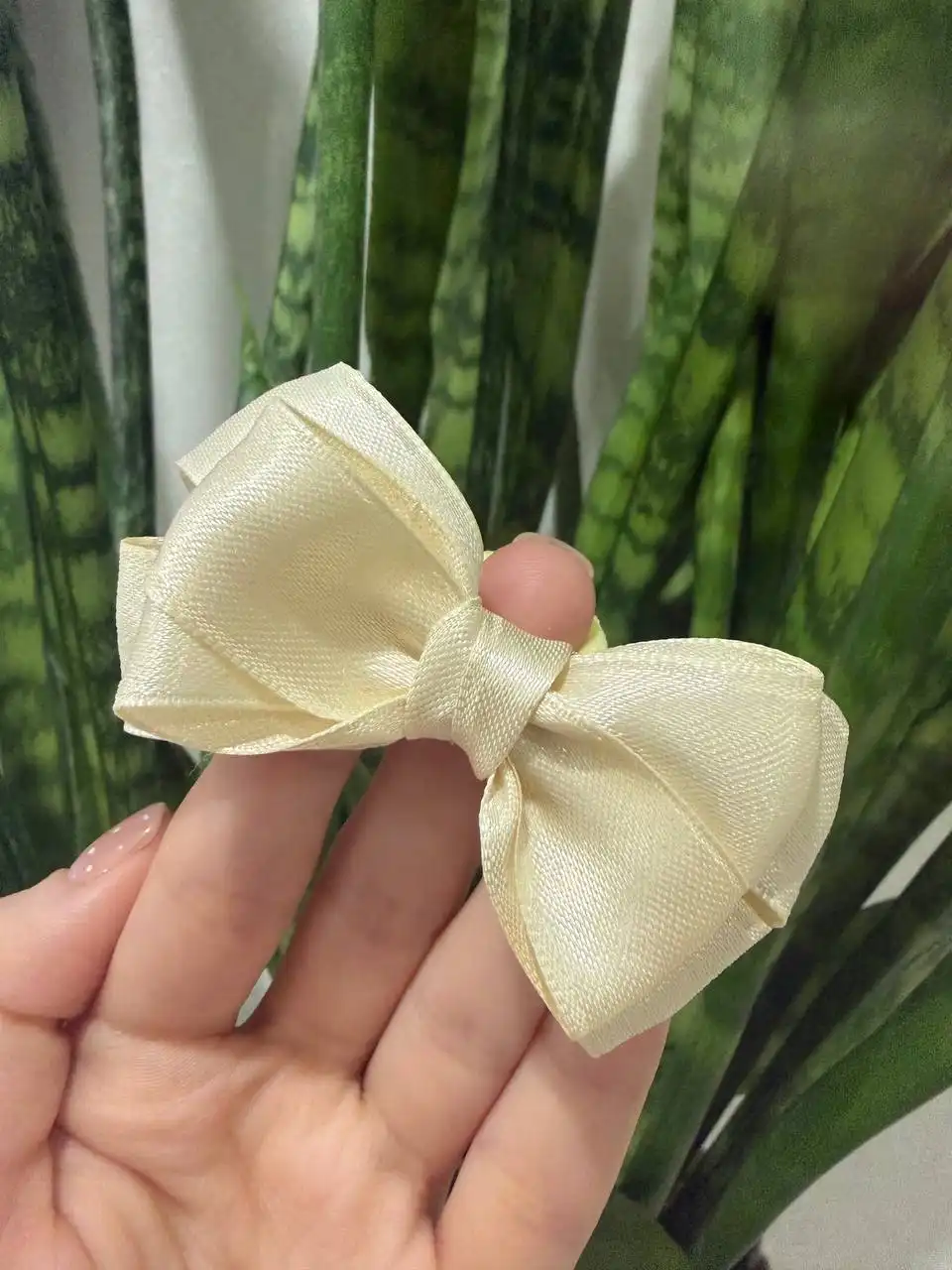 Бант бежевый - Барахолка в Кемерово