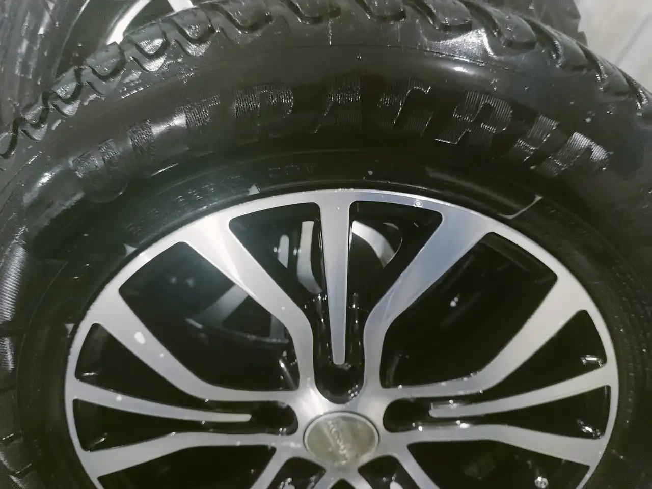 Комплект литых дисков RE:style с зимней резиной Goodyear - Запчасти (Авто) в Кемерово