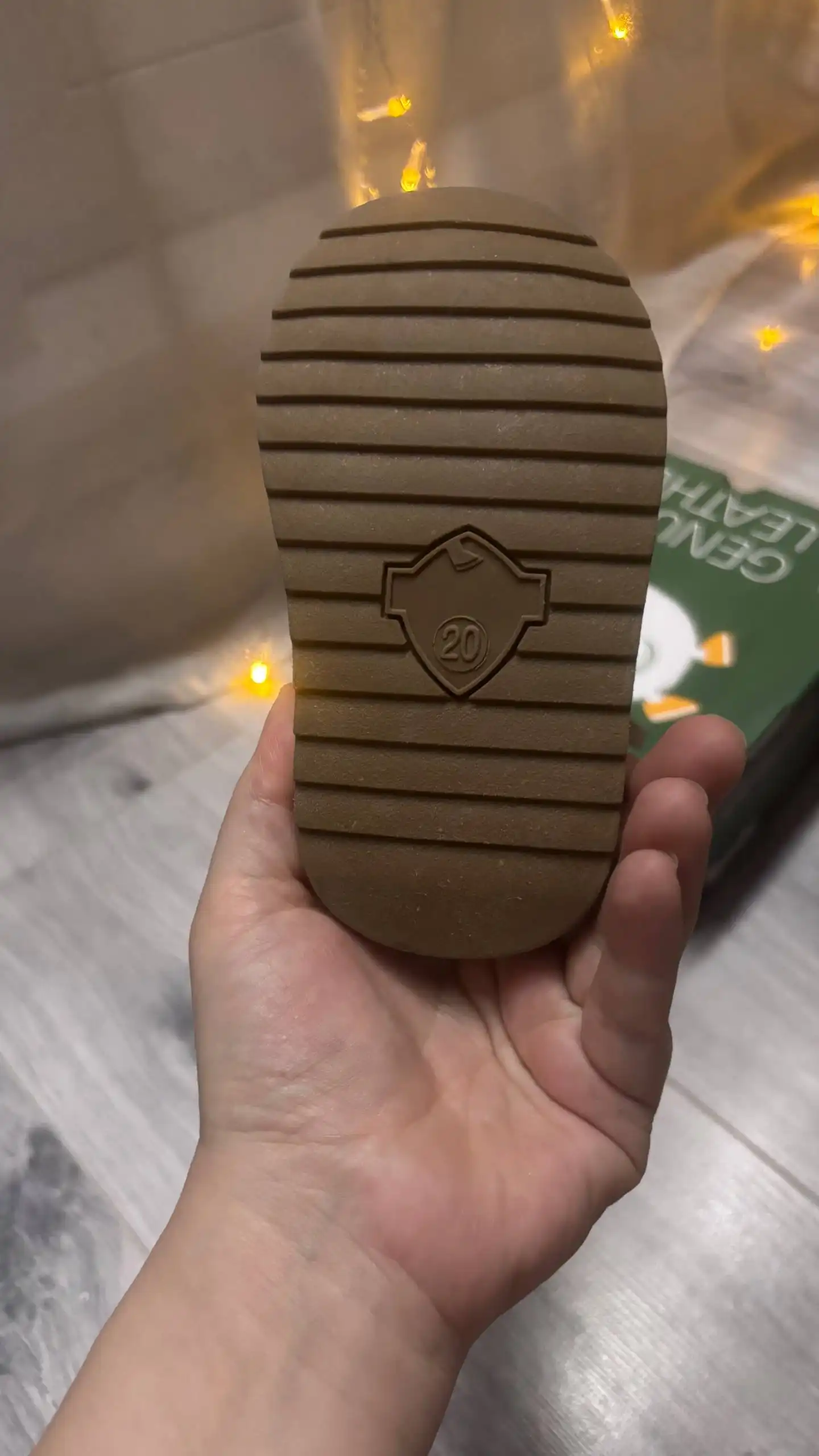 Продам зимние сапожки 20 размер - Обувь (Одежда) в Кемерово