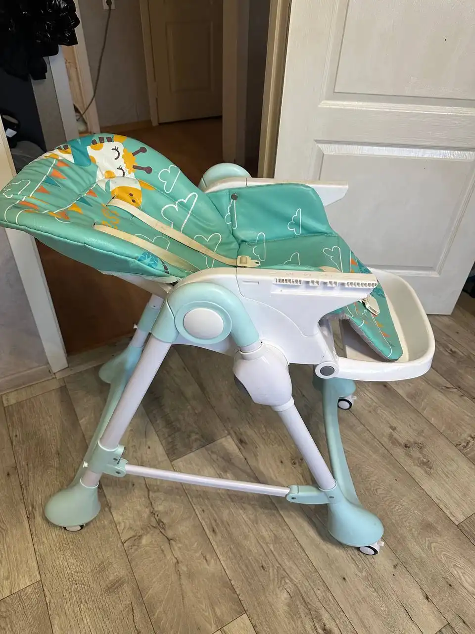 Продам детский стульчик для кормления - Детская мебель (Товары для детей) в Кемерово