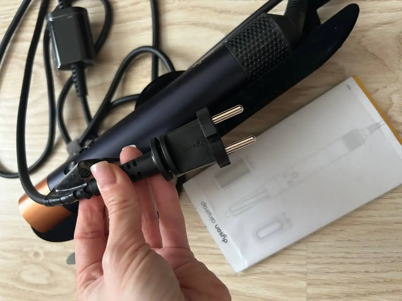 Стайлер Dyson б/у с неисправностью - Бытовая техника для ухода (Электроника) в Кемерово