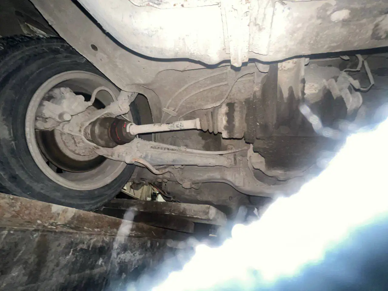 Продажа задней подвески с Е34 в сборе - Автозапчасти для BMW (Запчасти) в Кемерово