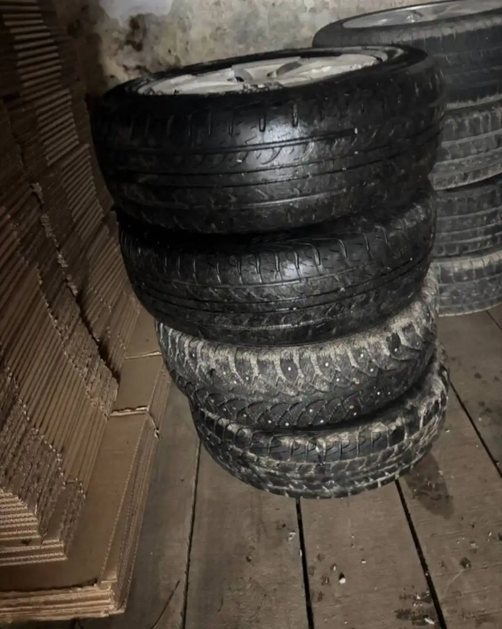 Продажа колес R13 - Колеса и диски (Запчасти) в Кемерово