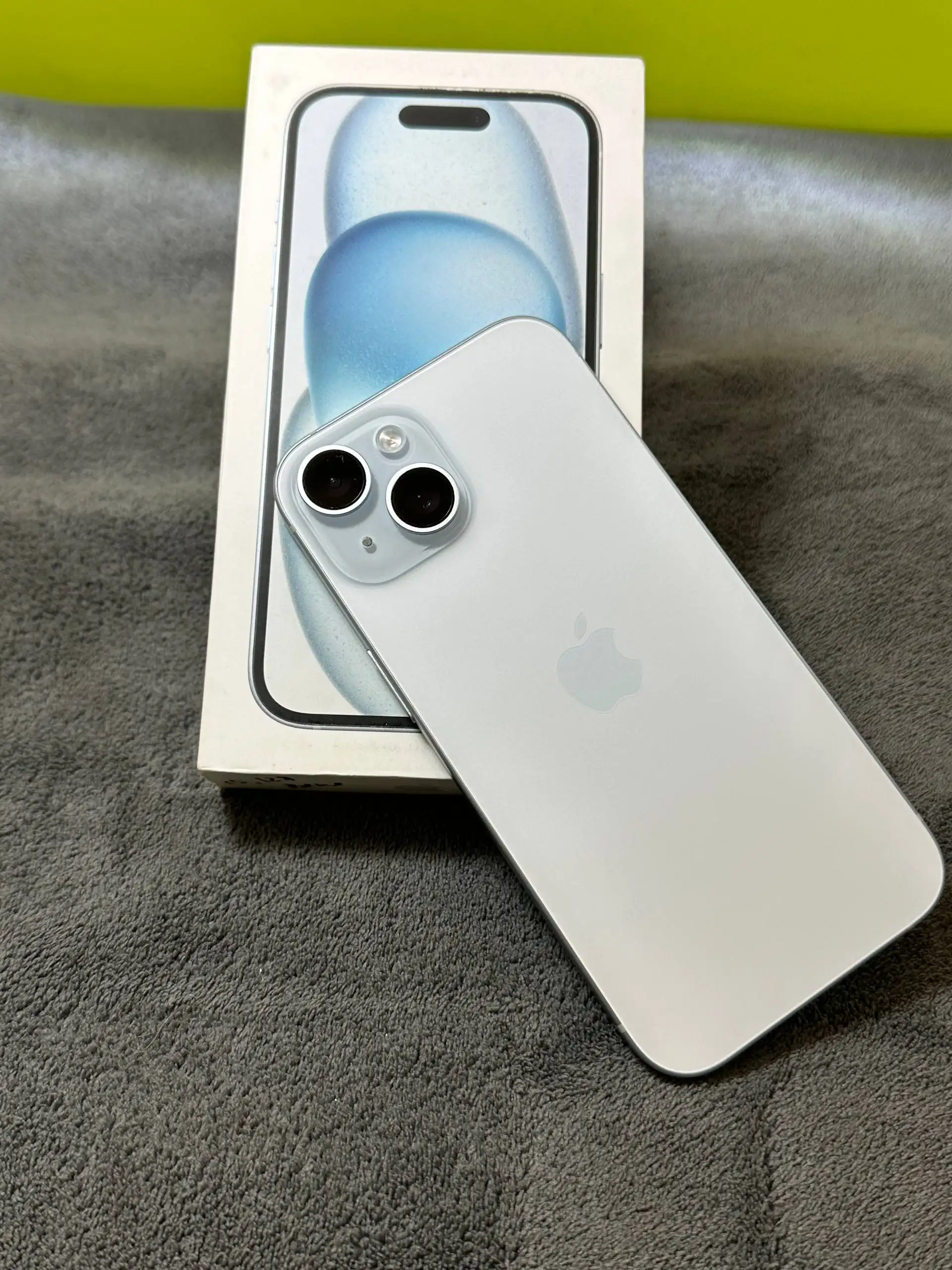 iPhone 15 128GB в идеальном состоянии с аксессуарами - Смартфоны (Электроника) в Кемерово