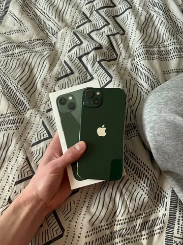 iPhone 13 128гб с царапинами и потертым корпусом - Электроника в Кемерово