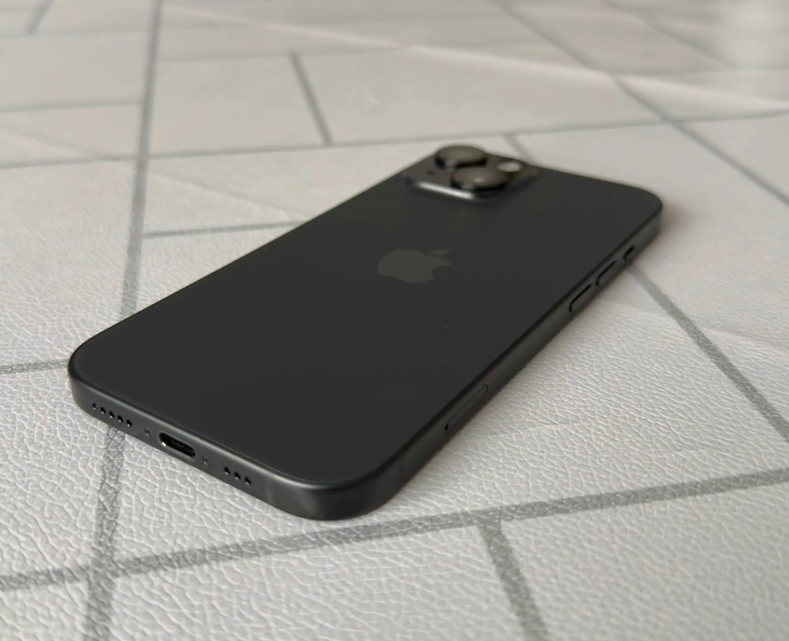 Продам iPhone 15 256 ГБ в отличном состоянии - Смартфоны (Электроника) в Кемерово